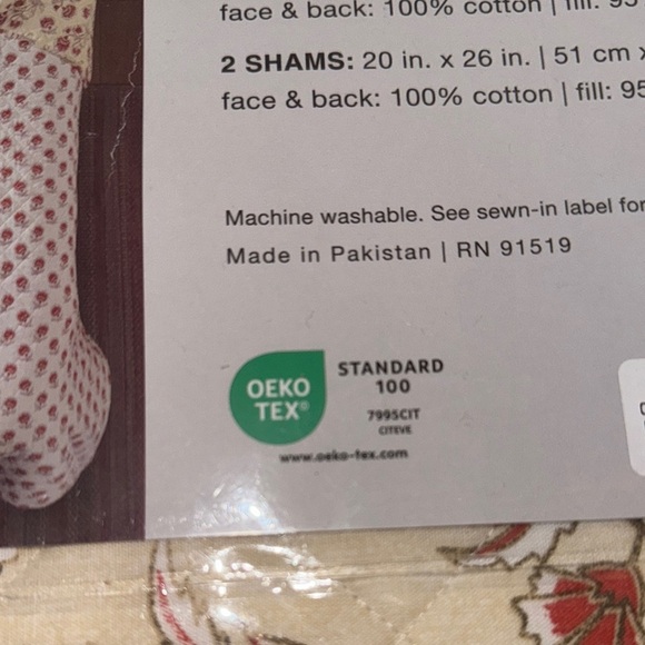 Cream and Red Vintage-Inspired Floral Quilt - Picture 9 of 10